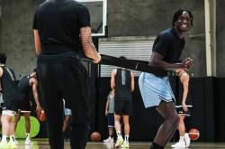 今晚体能课后，迈阿密热火战术微调备战CBA季后赛，引发热议，纪律约束更严格的简单介绍万博manbetx手机版登录入口