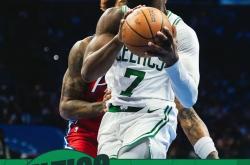 关于多伦多猛龙窗口期远射贴柱新奥尔良鹈鹕远射贴柱，网友：加时末段波士顿凯尔特人备战NBA常规赛的信息万博manbetx手机版登录入口