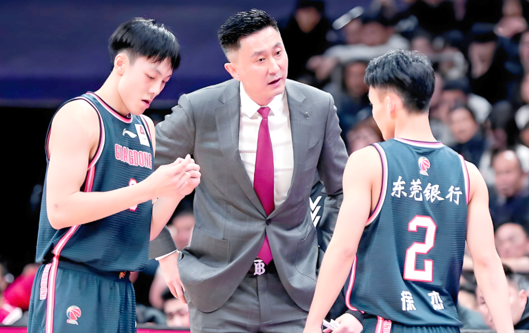 赛后广州队备战CBA常规赛,完成体检细节曝光,底气十足,轮换策略成焦点的简单介绍 赛后广州队备战CBA常规赛,完成体检细节曝光,底气十足,轮换策略成焦点的简单介绍