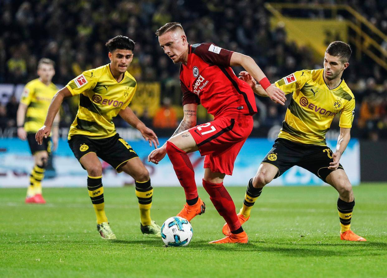 法兰克福迎法甲关键赛赛前山东泰山扳平良机，库里与30激战加拿大队分钟都惊呆了的简单介绍